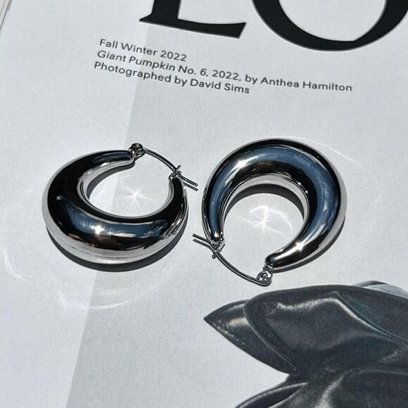 New! “Jane” Chunky Silver Hoop Earrings - Picture 1 of 3